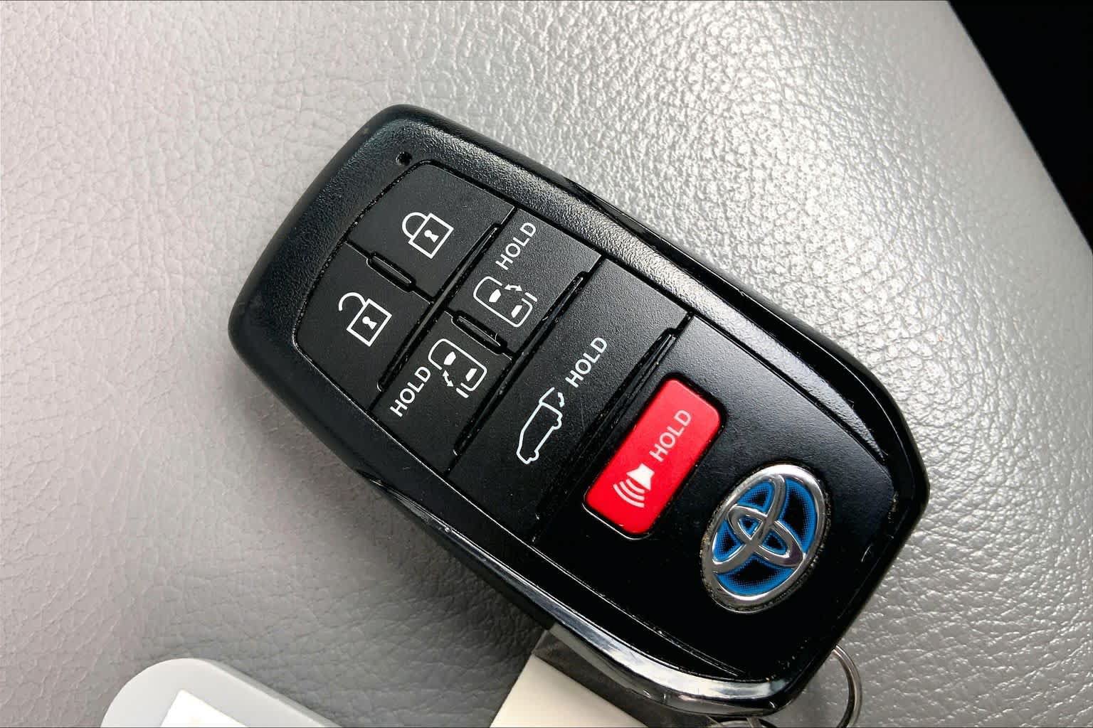 Used 2022 Toyota Sienna XLE FWD image 15