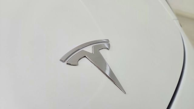 Used 2023 Tesla Model 3 Performance image 16
