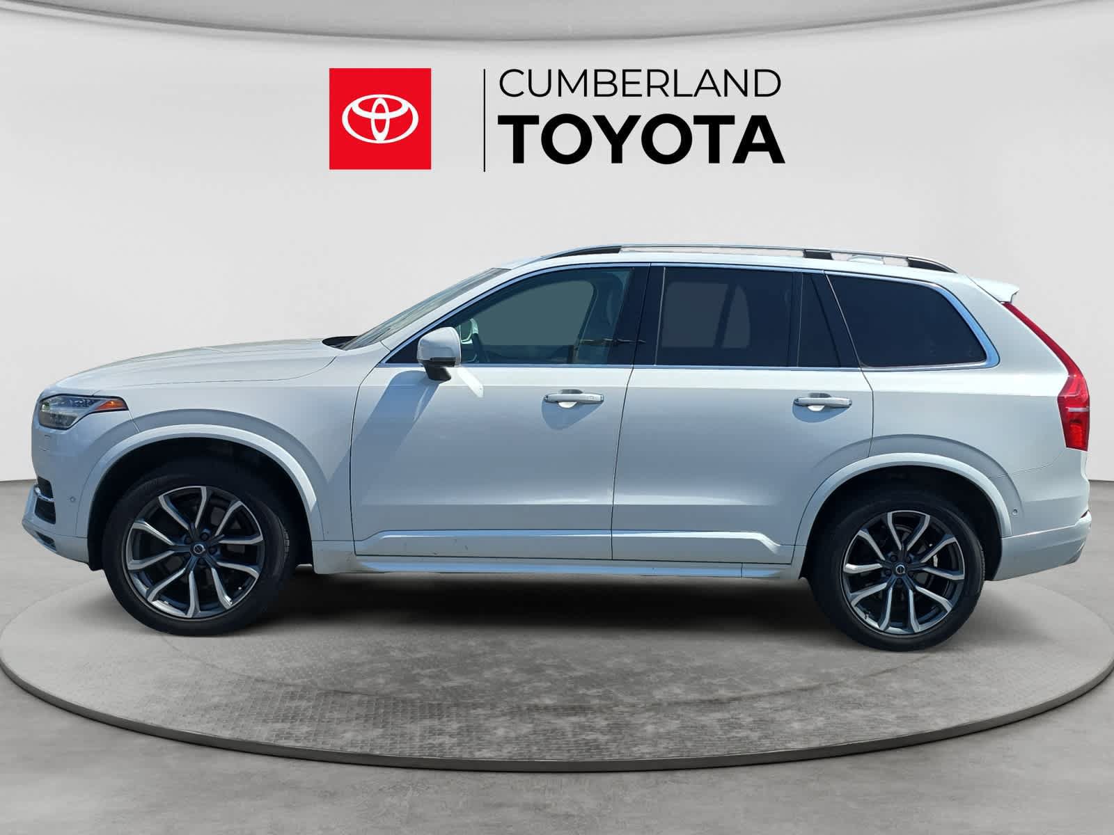 Used 2018 Volvo XC90 T6 Momentum w/ Convenience Package AWD/4WD image 2