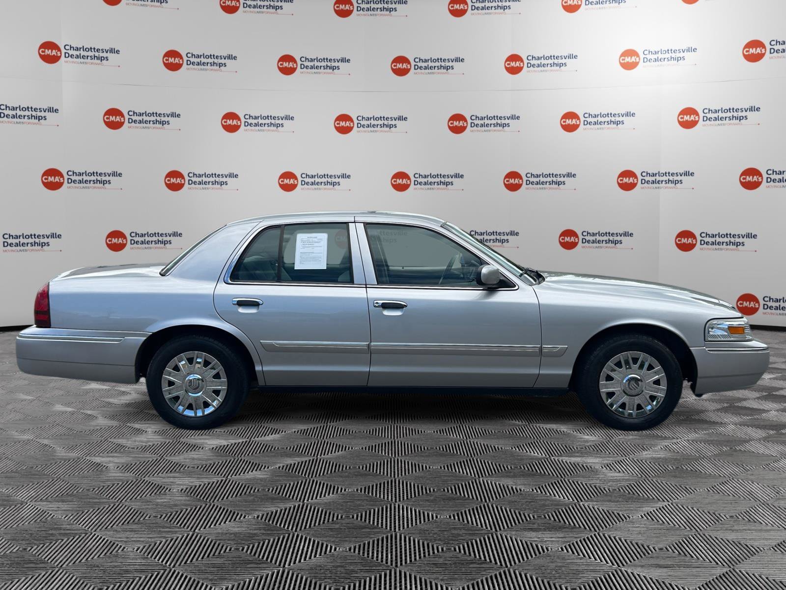 Used 2006 Mercury Grand Marquis GS RWD image 6