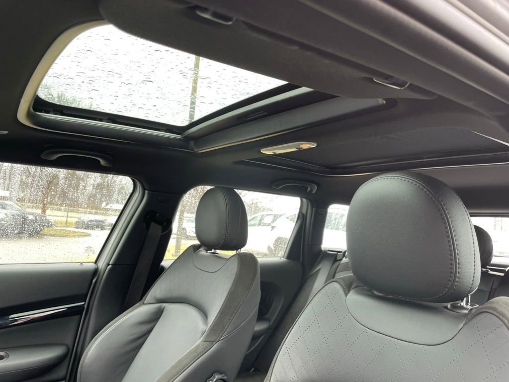Used 2024 MINI Cooper Clubman S w/ Signature Upholstery Package image 26
