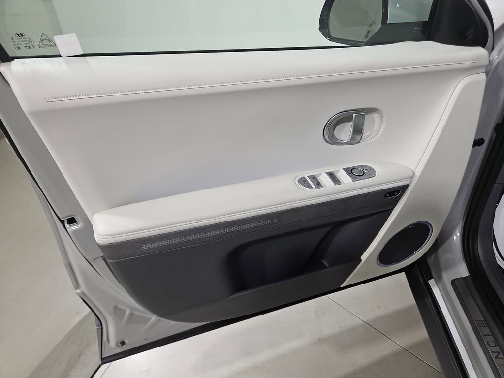 Certified 2024 Hyundai Ioniq 5 Limited AWD/4WD image 11