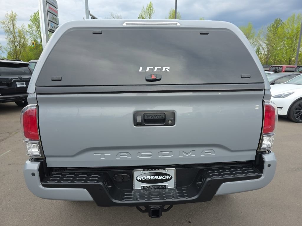 Used 2020 Toyota Tacoma TRD Off-Road w/ Technology Package image 4