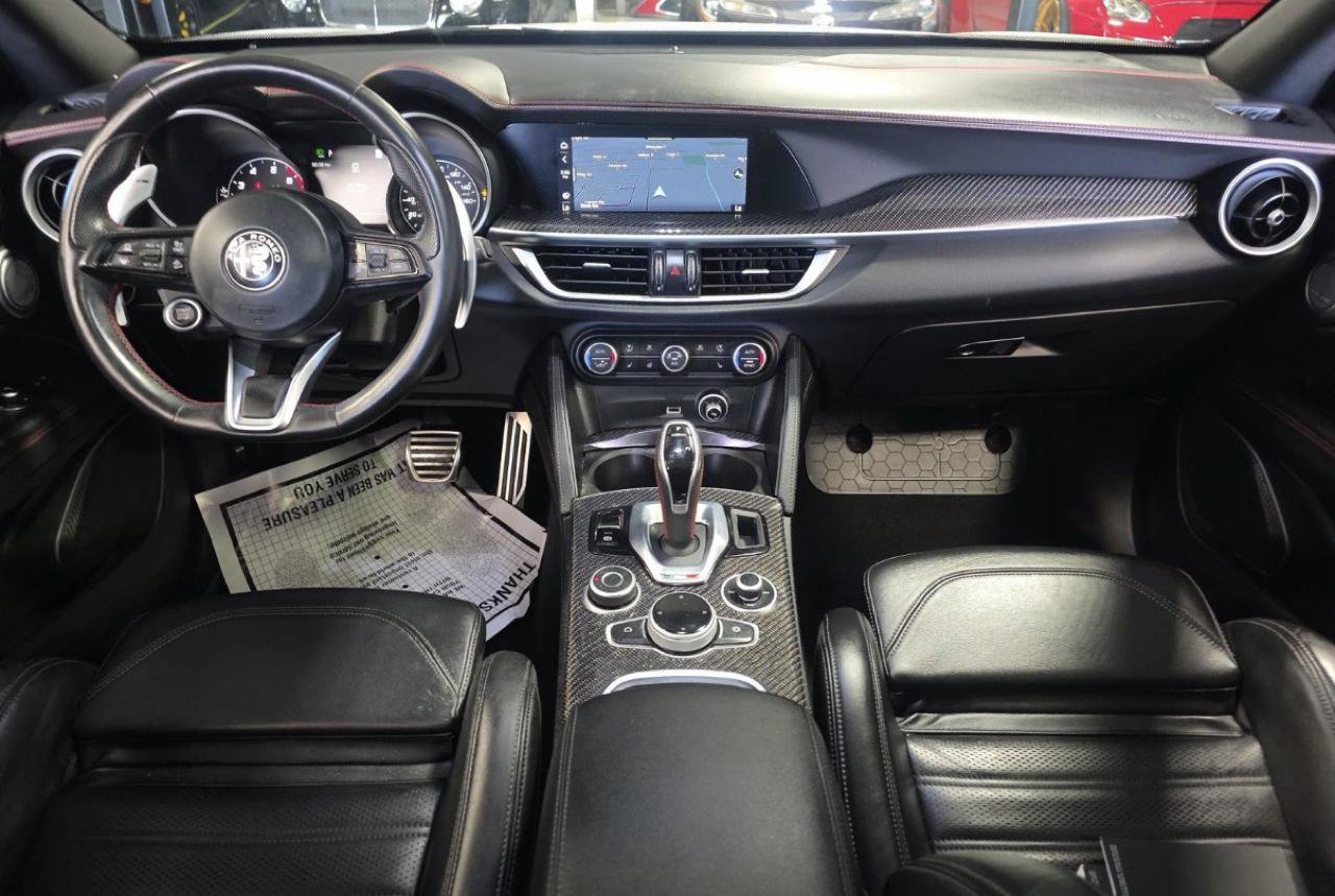 Used 2023 Alfa Romeo Stelvio Estrema AWD/4WD image 13