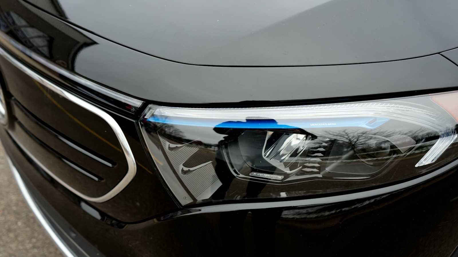 Certified 2022 Mercedes-Benz EQB 300 4MATIC w/ Exclusive Package image 69