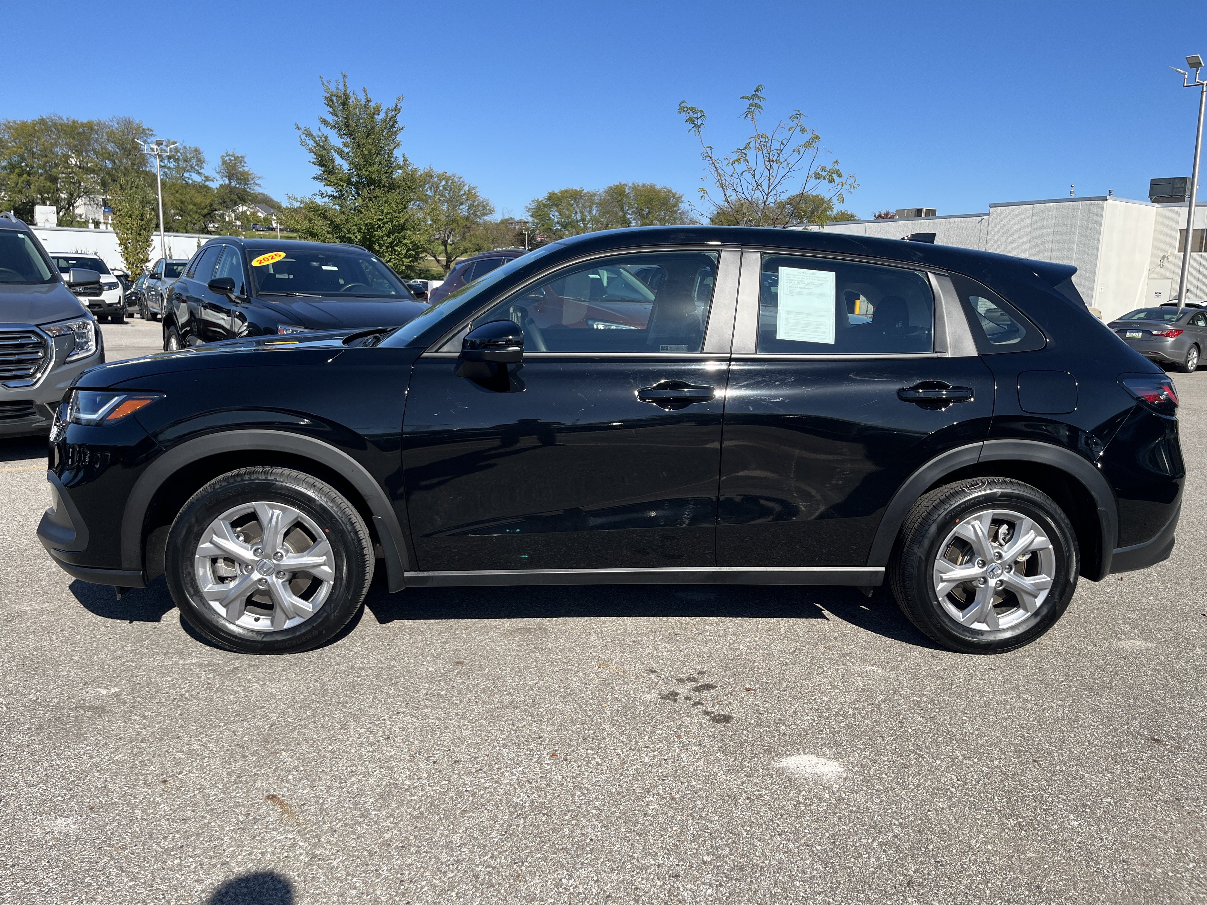 Certified 2025 Honda HR-V LX image 7