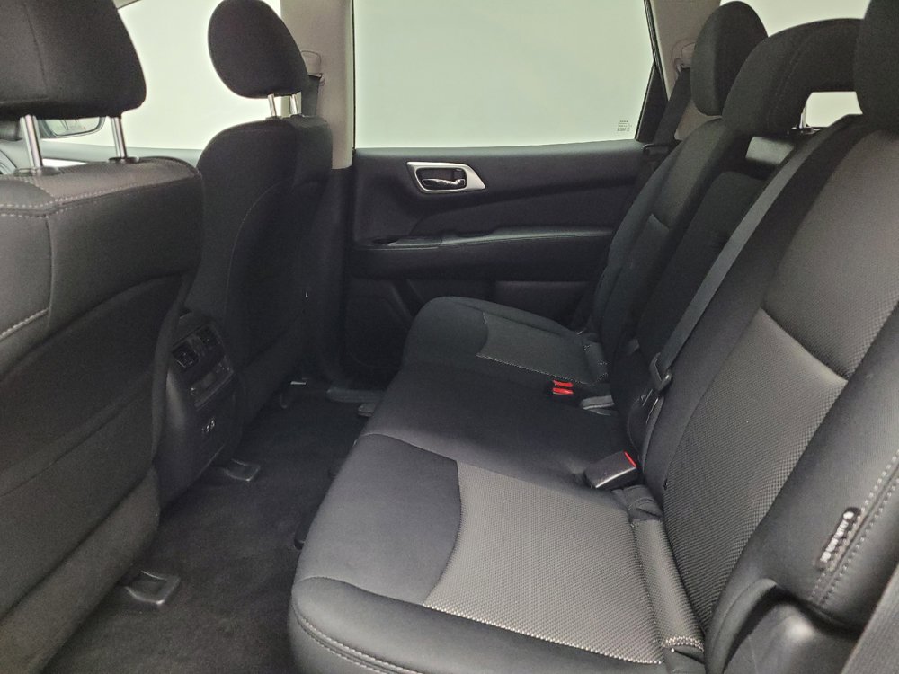 Used 2020 Nissan Pathfinder S AWD/4WD image 18