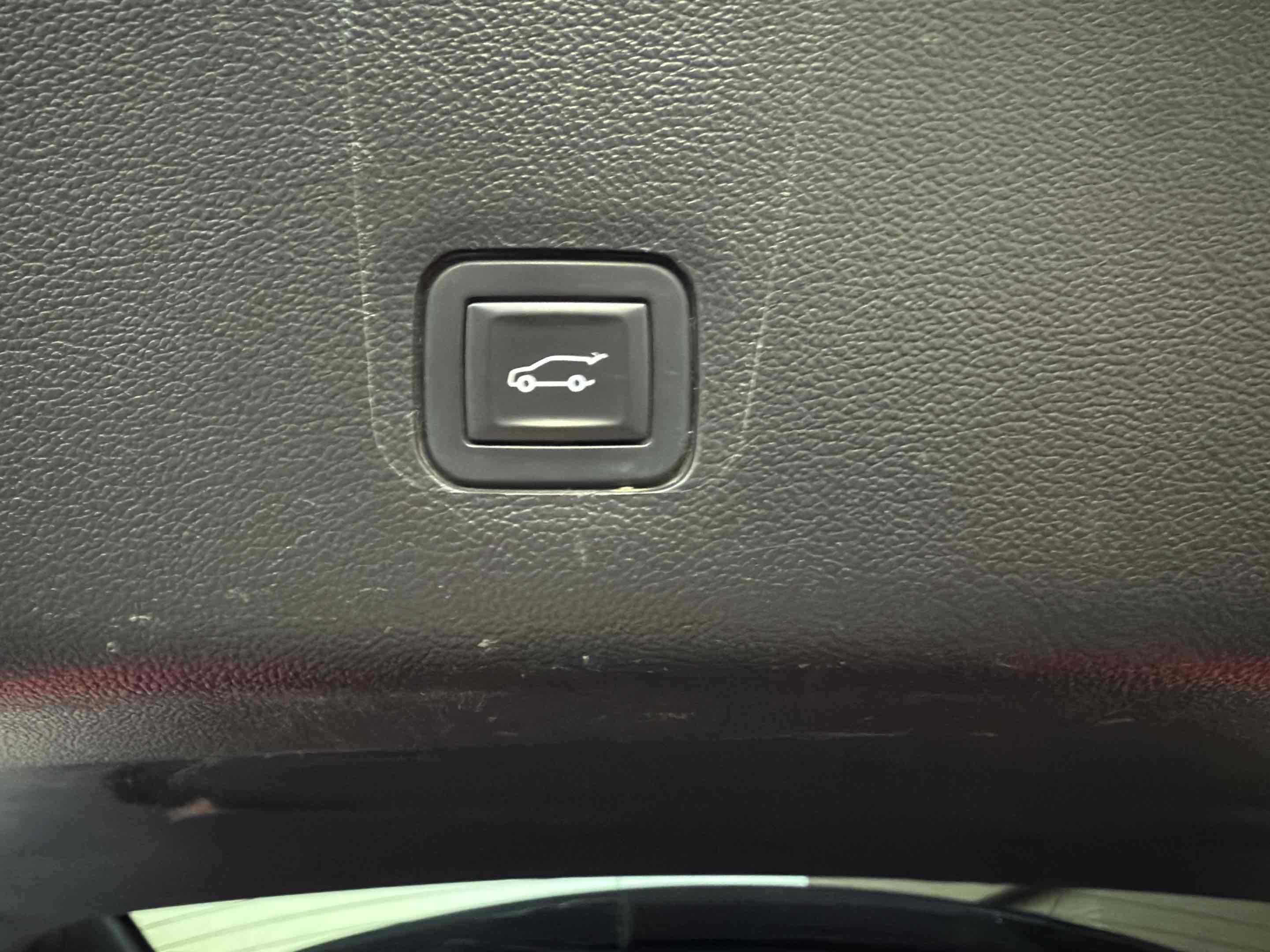 Used 2019 Chevrolet Traverse LT image 58
