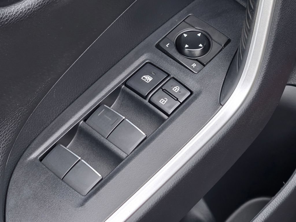 Used 2020 Toyota RAV4 Limited AWD/4WD image 31