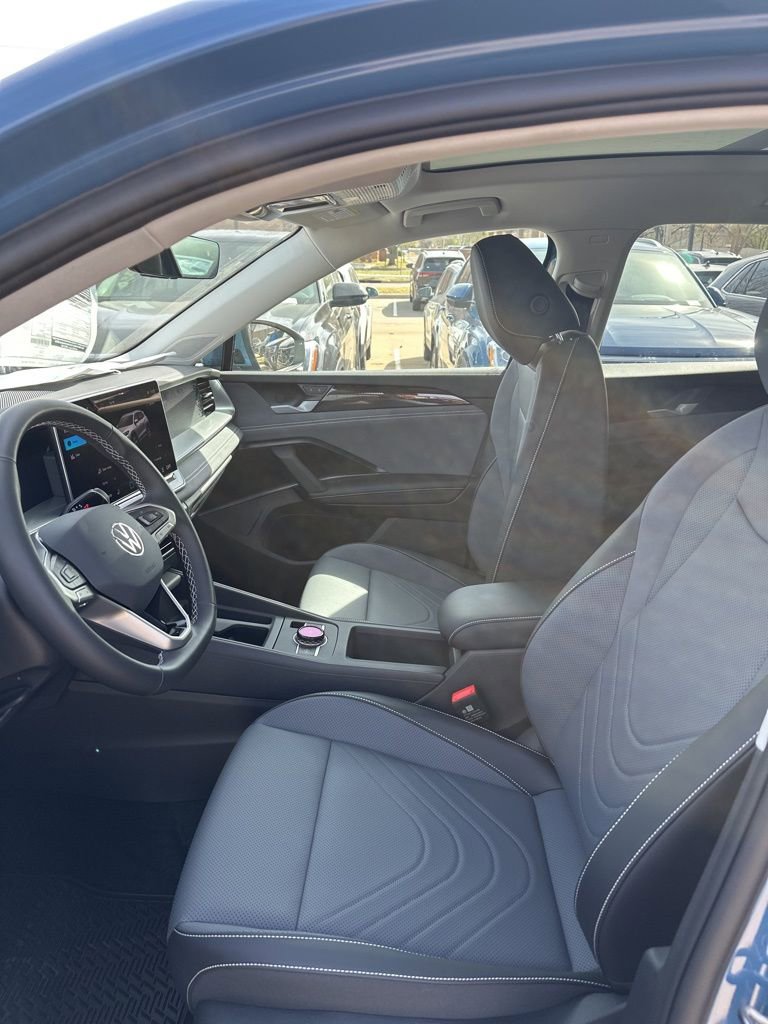 New 2026 Volkswagen Tiguan SE AWD/4WD image 12