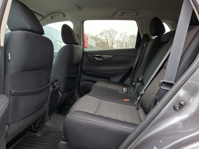 Used 2018 Nissan Rogue SV image 13