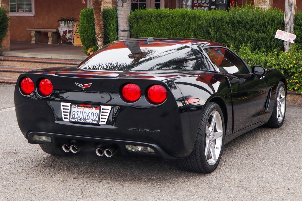 Used 2005 Chevrolet Corvette Coupe w/ Preferred Equipment Group image 10