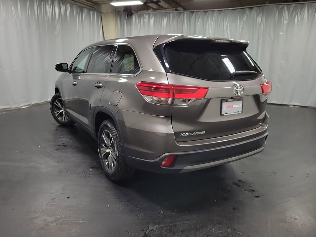 Used 2019 Toyota Highlander LE FWD image 7
