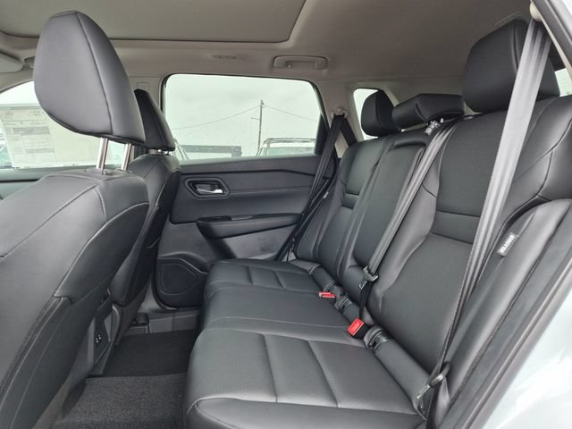 Used 2026 Nissan Rogue Dark Armor FWD image 34