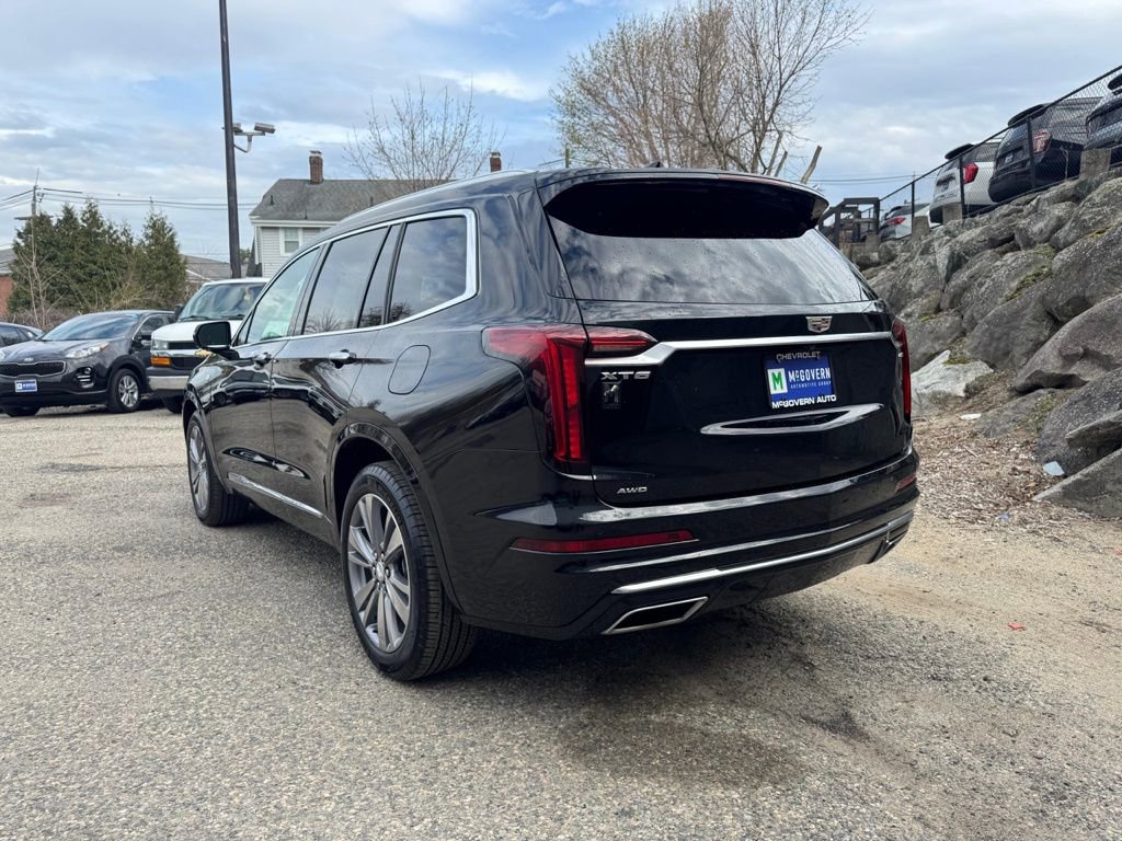 Used 2024 Cadillac XT6 Premium Luxury image 3