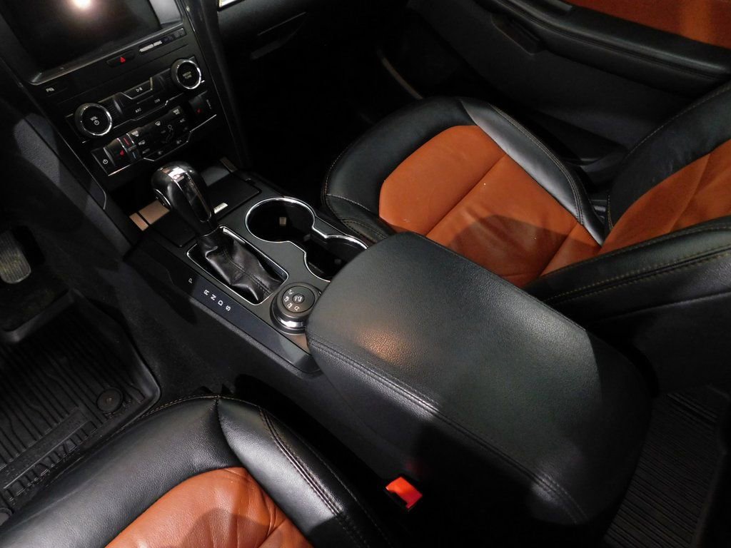 Used 2019 Ford Explorer XLT w/ XLT Desert Copper Package AWD/4WD image 67