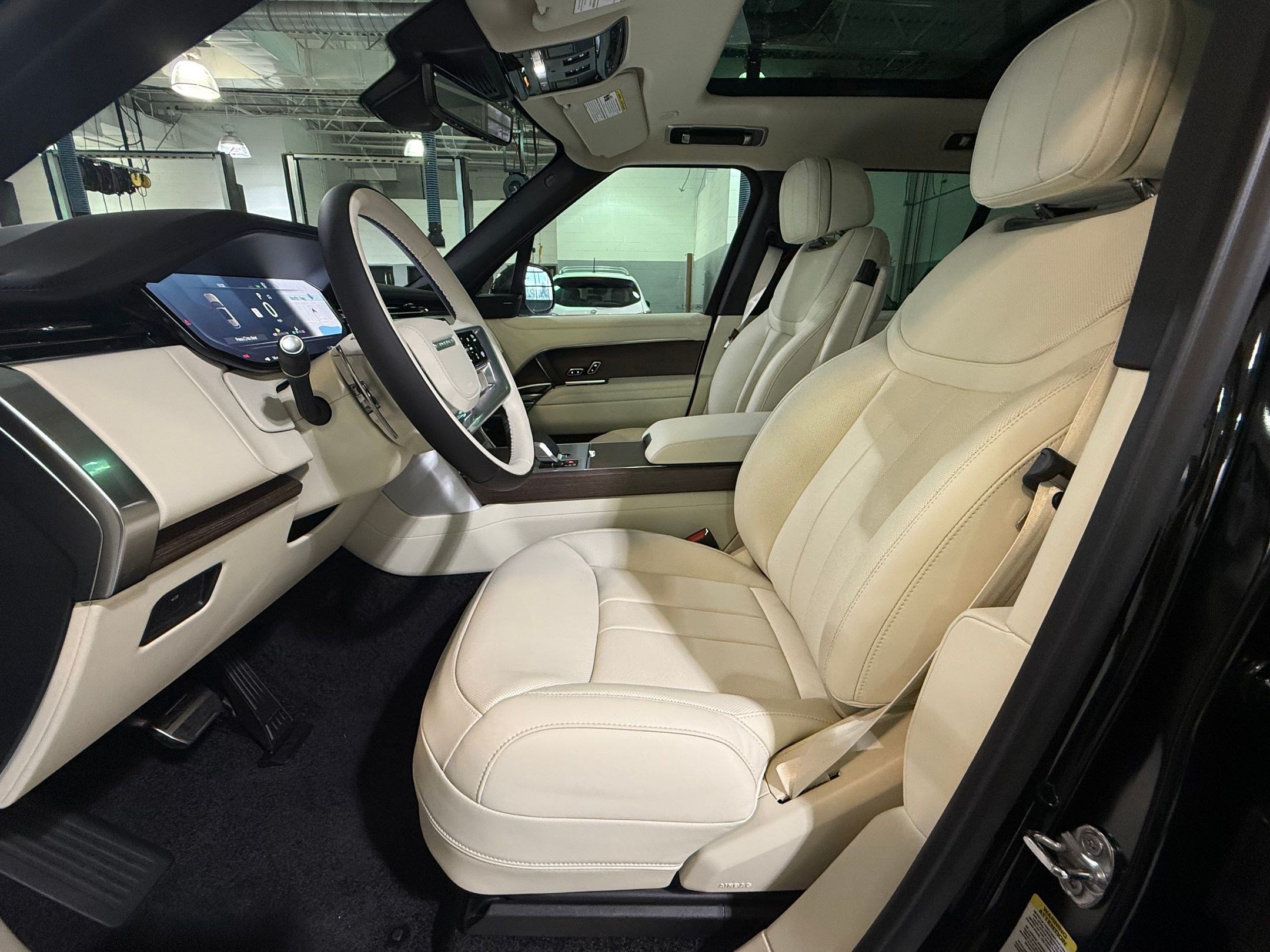 New 2026 Land Rover Range Rover SE AWD/4WD image 4