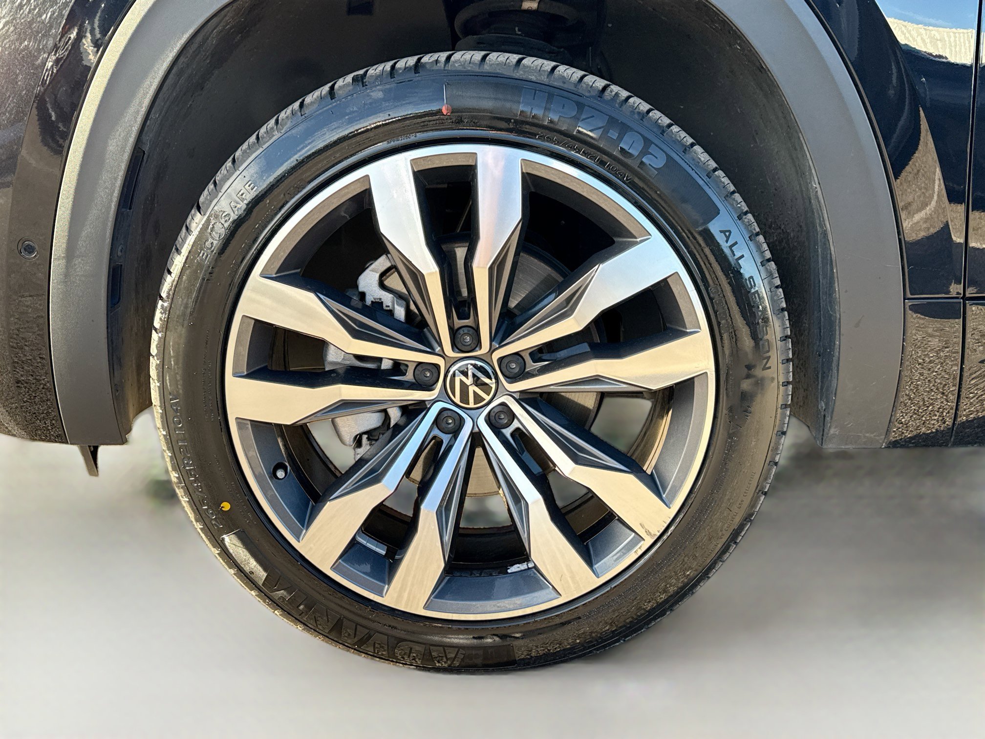 Used 2023 Volkswagen Atlas Cross Sport SEL Premium R-Line image 43