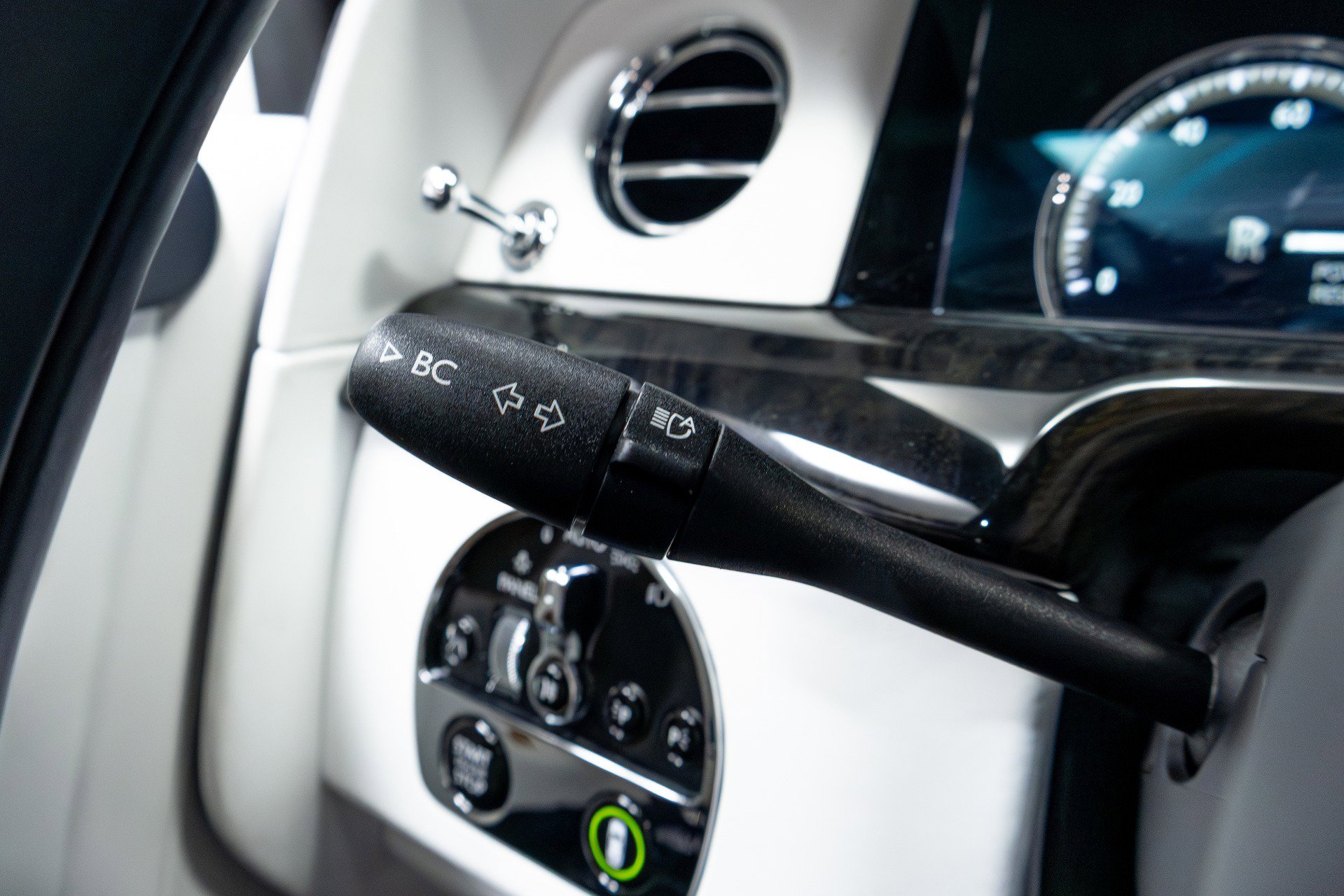 Used 2021 Rolls-Royce Phantom Sedan RWD image 82