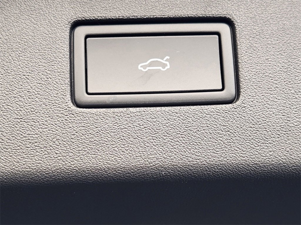 New 2026 Volkswagen Tiguan SE image 23