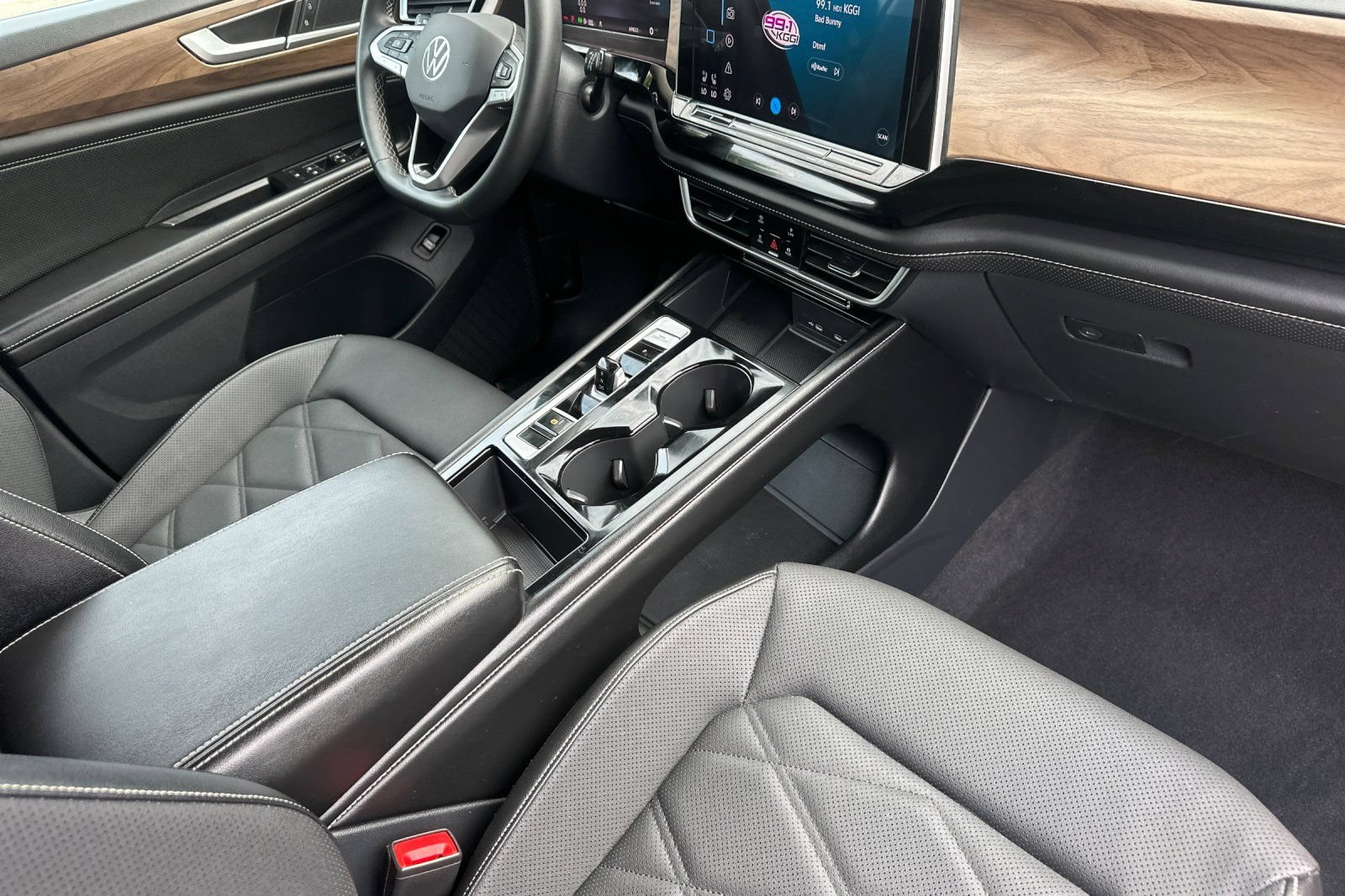 Used 2024 Volkswagen Atlas SE FWD image 16