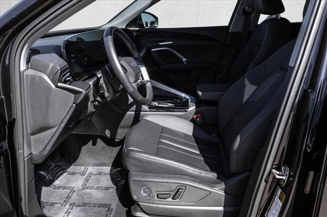 Certified 2025 Audi Q5 Premium w/ Convenience Package image 11