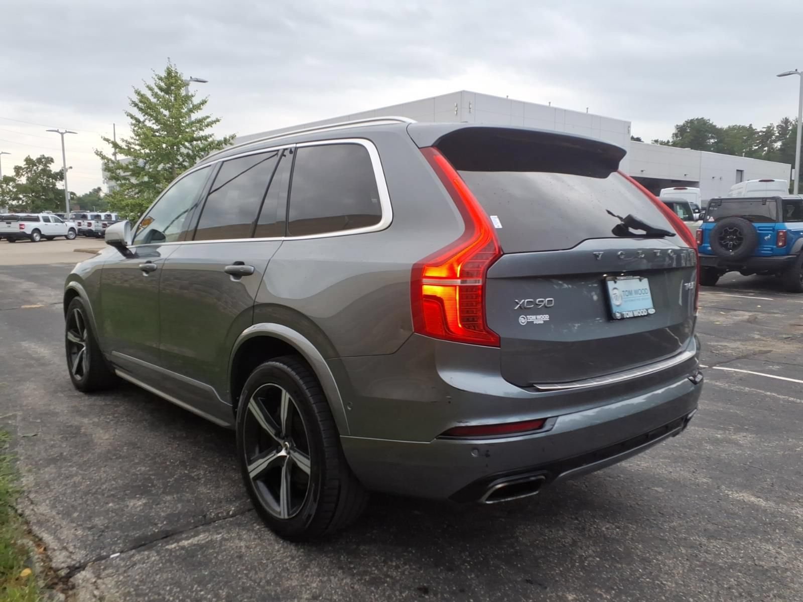 Used 2017 Volvo XC90 T6 R-Design w/ Vision Package AWD/4WD image 8