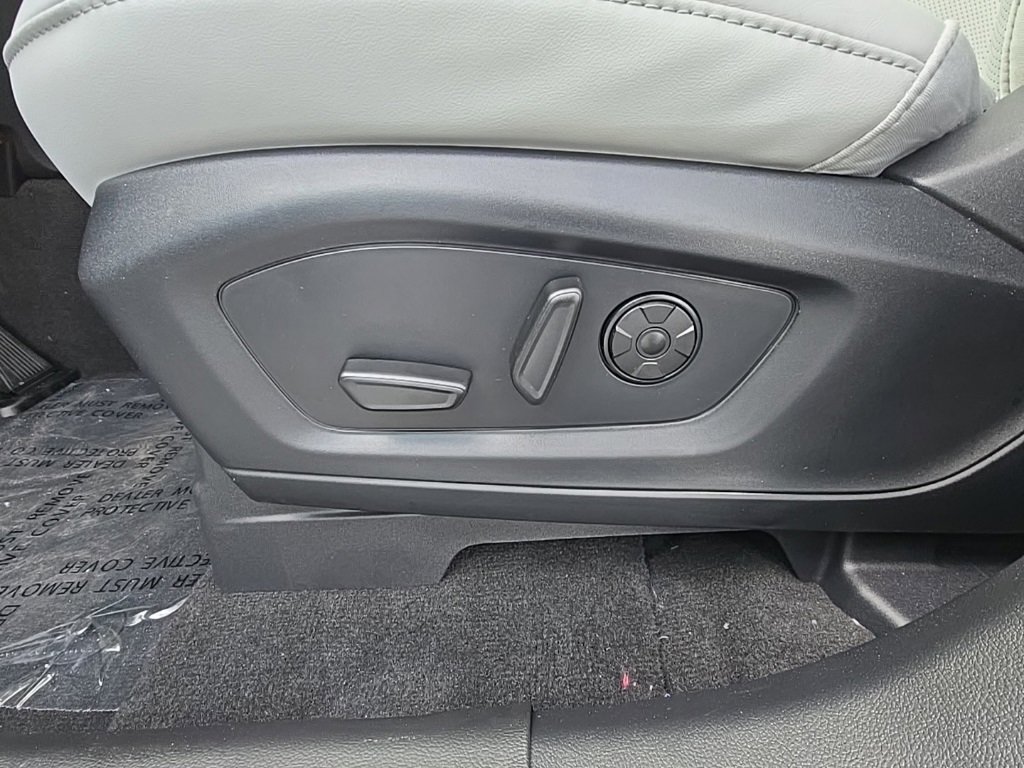 New 2026 Ford Explorer Platinum image 12