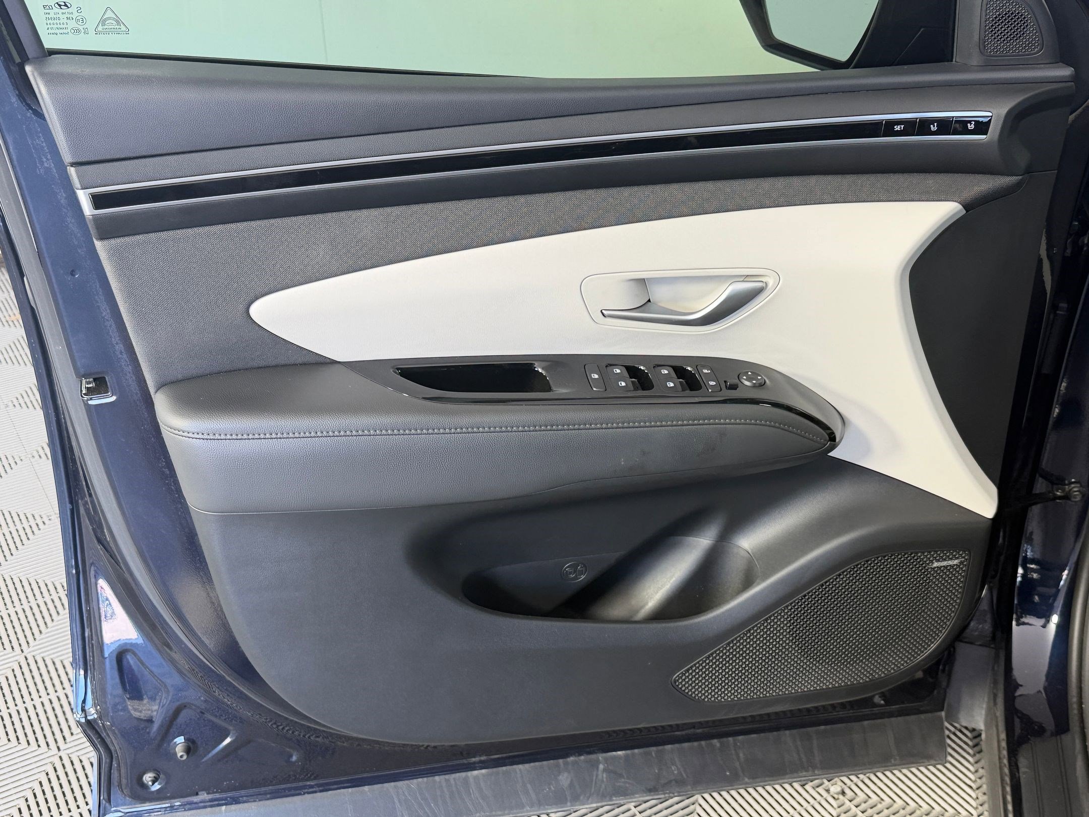 Used 2023 Hyundai Tucson Limited AWD/4WD image 12
