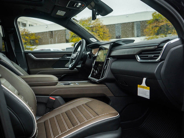 New 2026 GMC Acadia Denali Ultimate w/ LPO, Floor Liner Package image 11