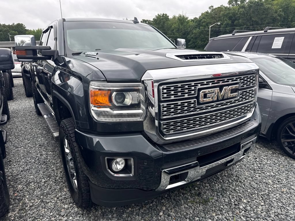 Used 2019 GMC Sierra 3500 Denali w/ Duramax Plus Package AWD/4WD image 2
