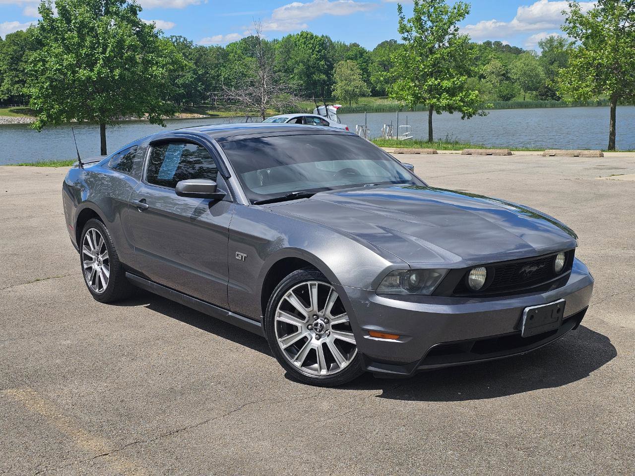 Used 2010 Ford Mustang GT RWD image 2