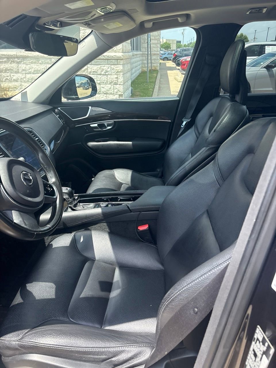 Used 2018 Volvo XC90 T6 Momentum w/ Convenience Package AWD/4WD image 7