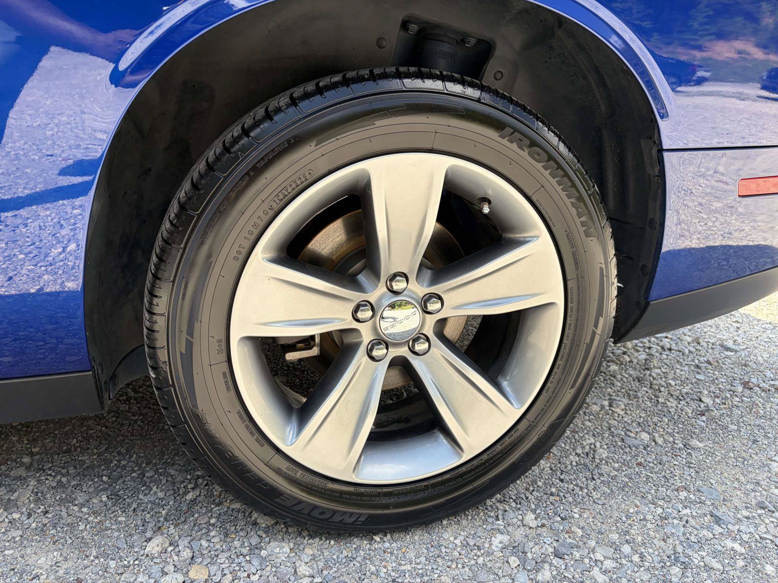 Used 2019 Dodge Challenger SXT RWD image 28