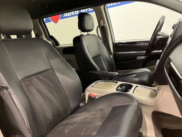 Used 2019 Dodge Grand Caravan SXT FWD image 24