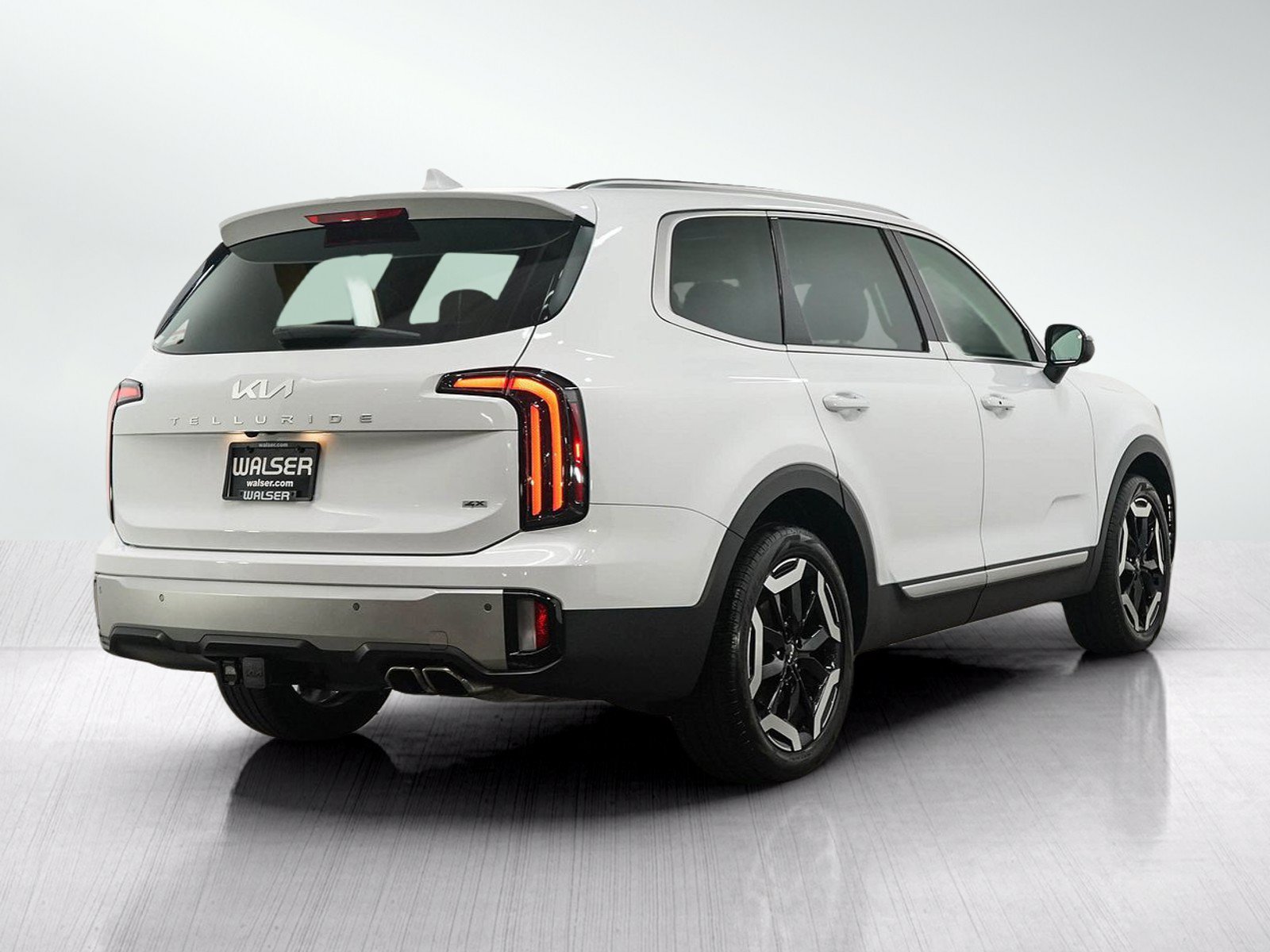 Used 2024 Kia Telluride EX w/ EX Captain's Chair Package AWD/4WD image 6