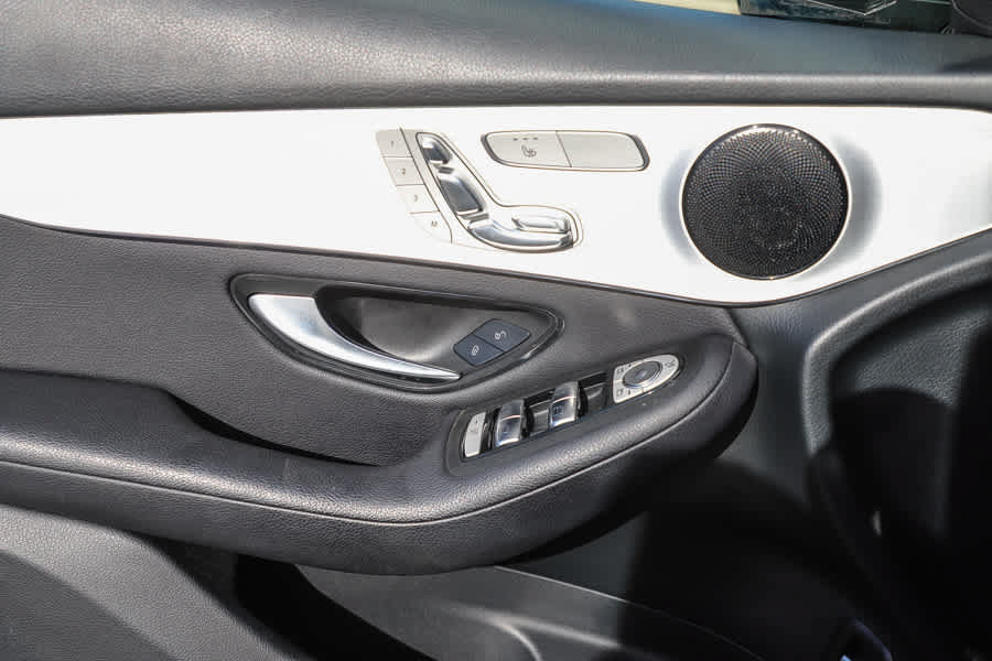 Used 2021 Mercedes-Benz GLC 300 4MATIC image 19