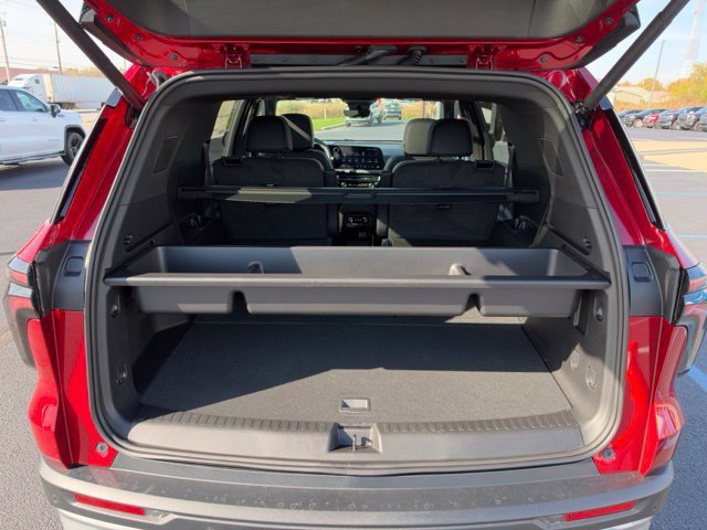 New 2027 Chevrolet Traverse LT w/ Driver Confidence Package AWD/4WD image 18