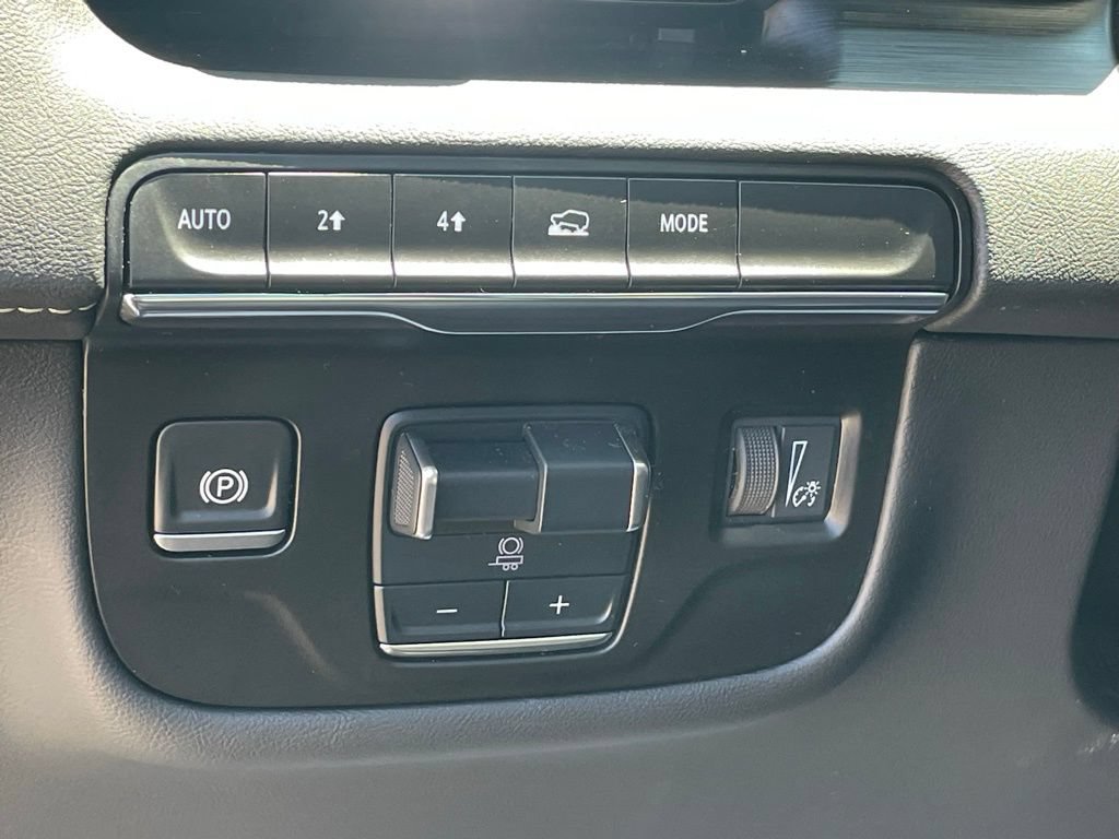 Used 2024 Cadillac Escalade Sport w/ LPO, ONYX Package AWD/4WD image 36