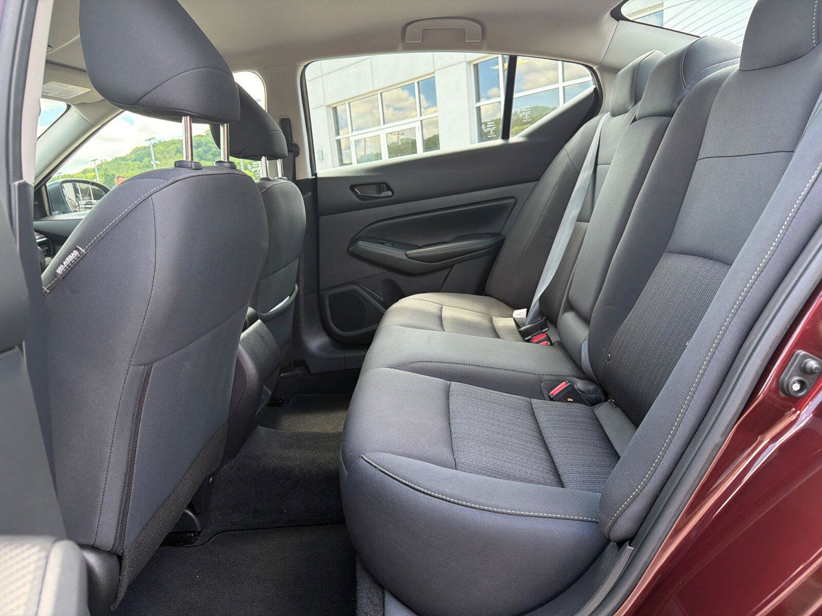 Used 2025 Nissan Altima 2.5 SV FWD image 19