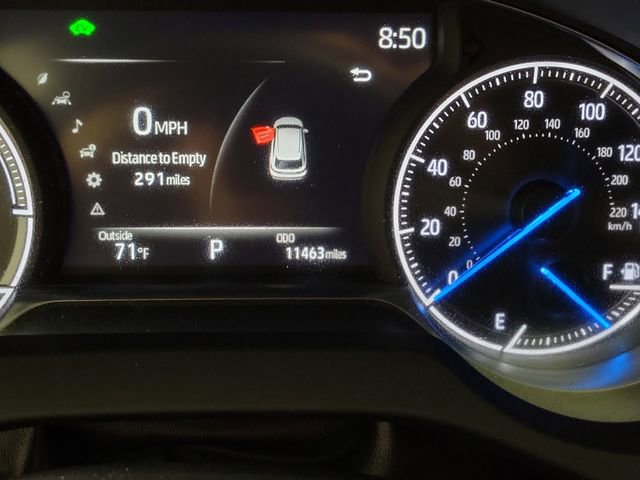 Used 2024 Toyota Venza XLE image 2