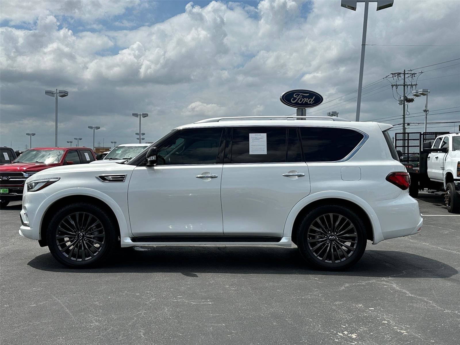 Used 2023 INFINITI QX80 Premium Select w/ Cargo Package AWD/4WD image 6