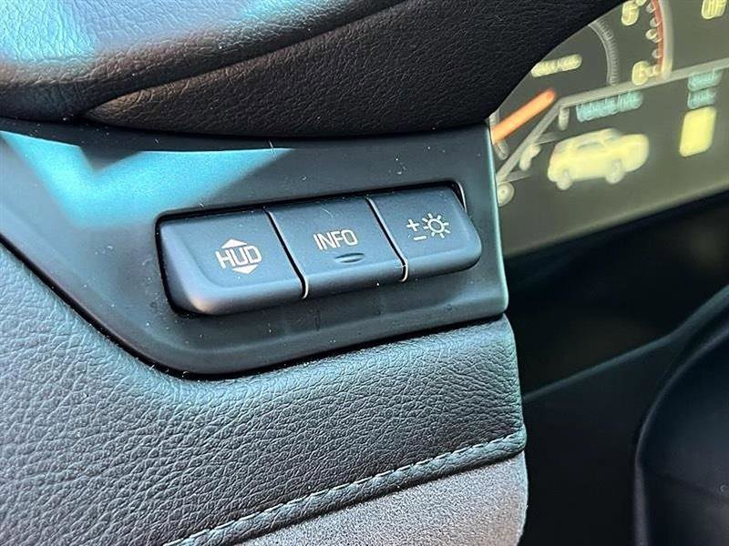 Used 2015 Cadillac Escalade Luxury RWD image 31