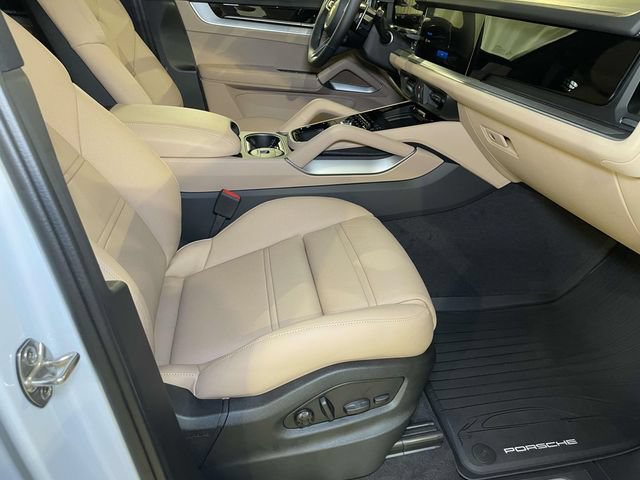 New 2026 Porsche Cayenne AWD/4WD image 24