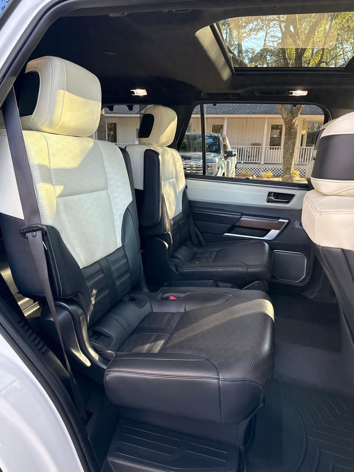 Used 2025 Toyota Sequoia Capstone image 15