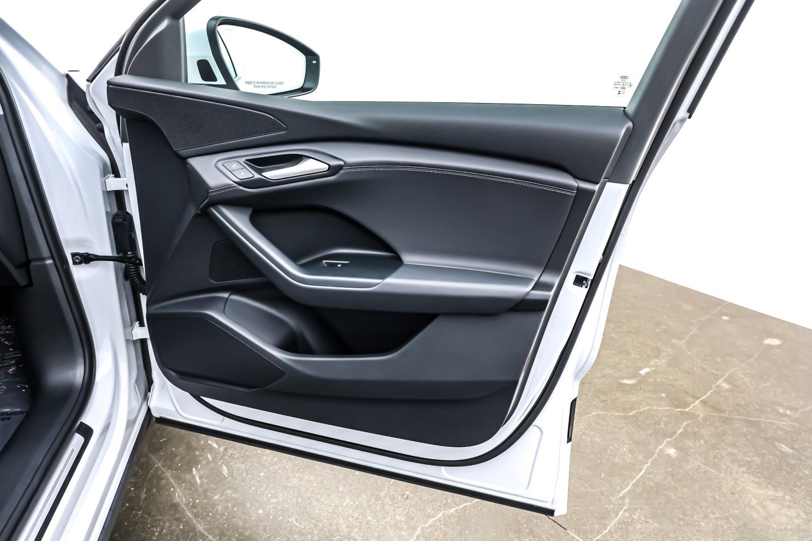 Used 2025 Audi Q6 e-tron Premium w/ Convenience Package image 25