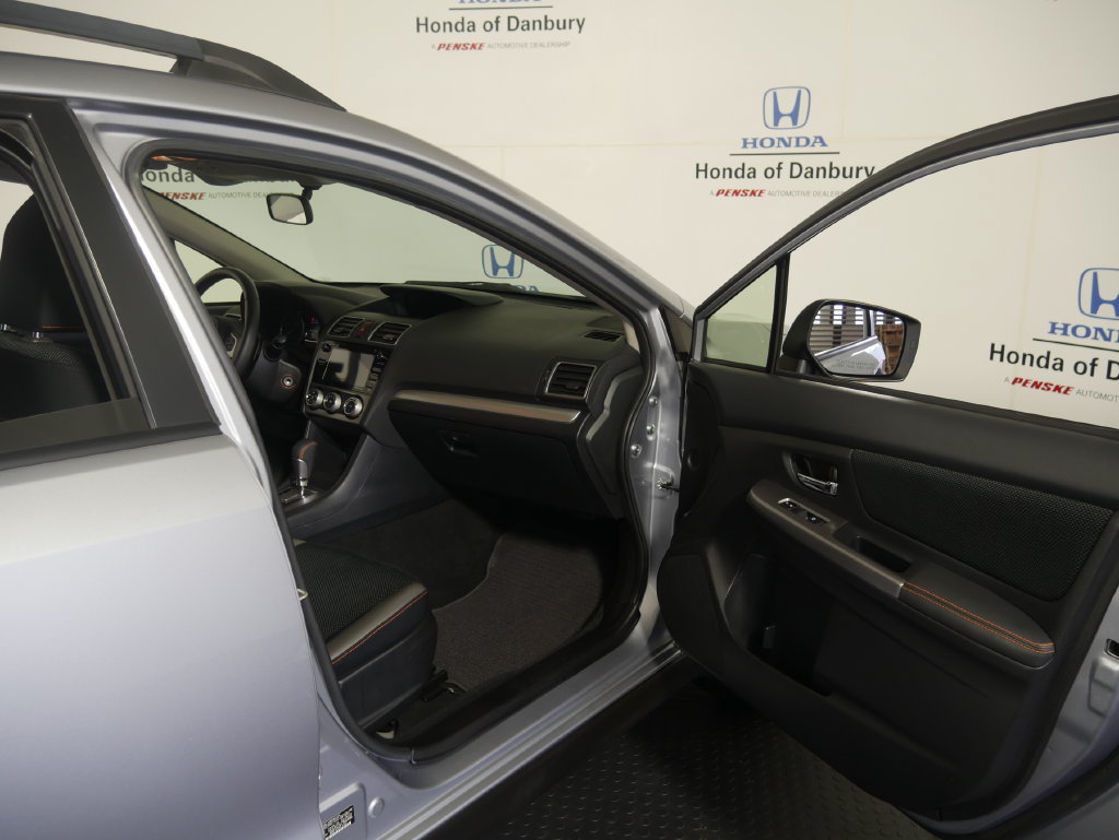 Used 2017 Subaru Crosstrek 2.0i Premium AWD/4WD image 8