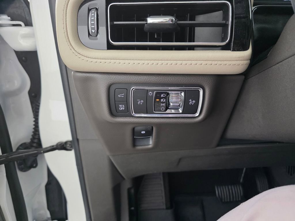 Used 2021 Lincoln Nautilus Reserve w/ Equipment Group 201A image 24