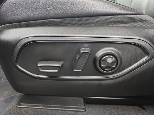 Used 2022 Jeep Grand Cherokee L Limited AWD/4WD image 24