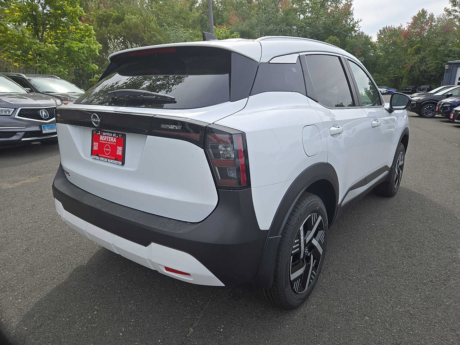 New 2027 Nissan Kicks SV w/ SV Premium Package FWD image 4